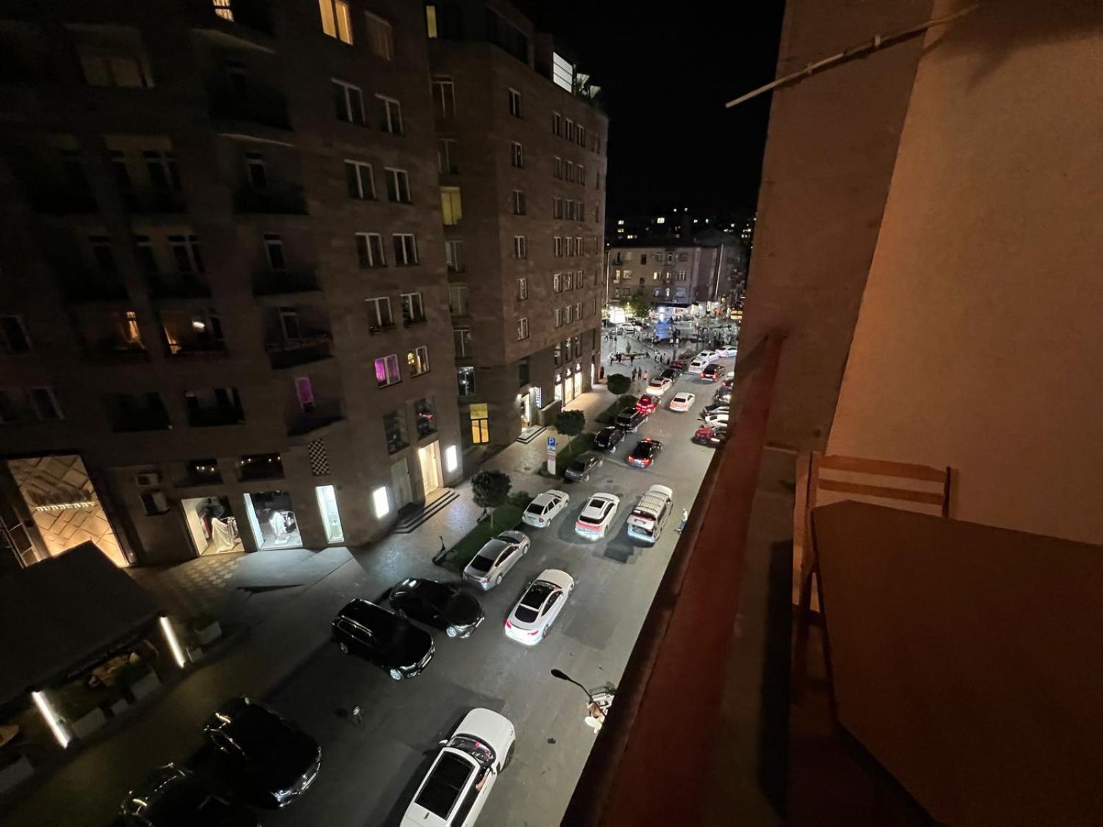 Rent Inn Yerevan On North Avenue Εξωτερικό φωτογραφία