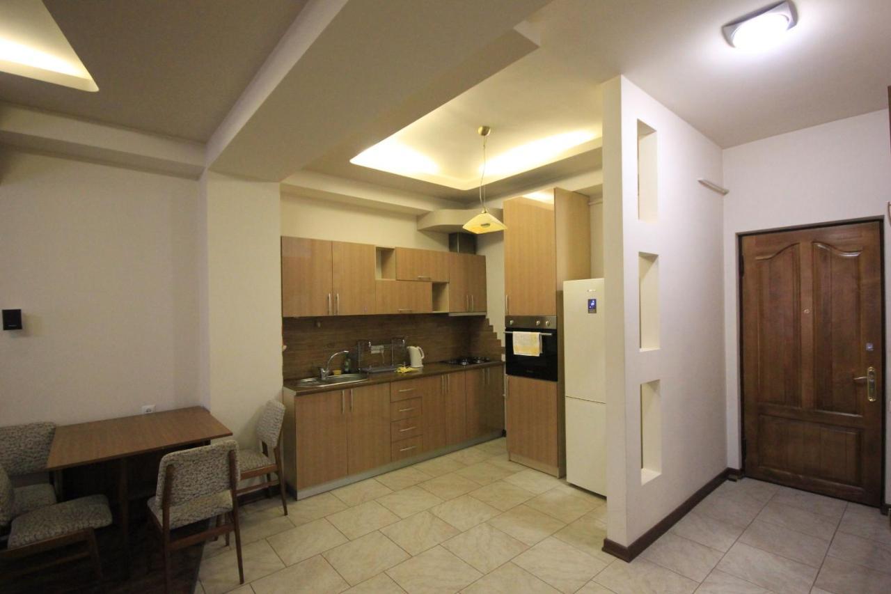 Rent Inn Yerevan On North Avenue Εξωτερικό φωτογραφία