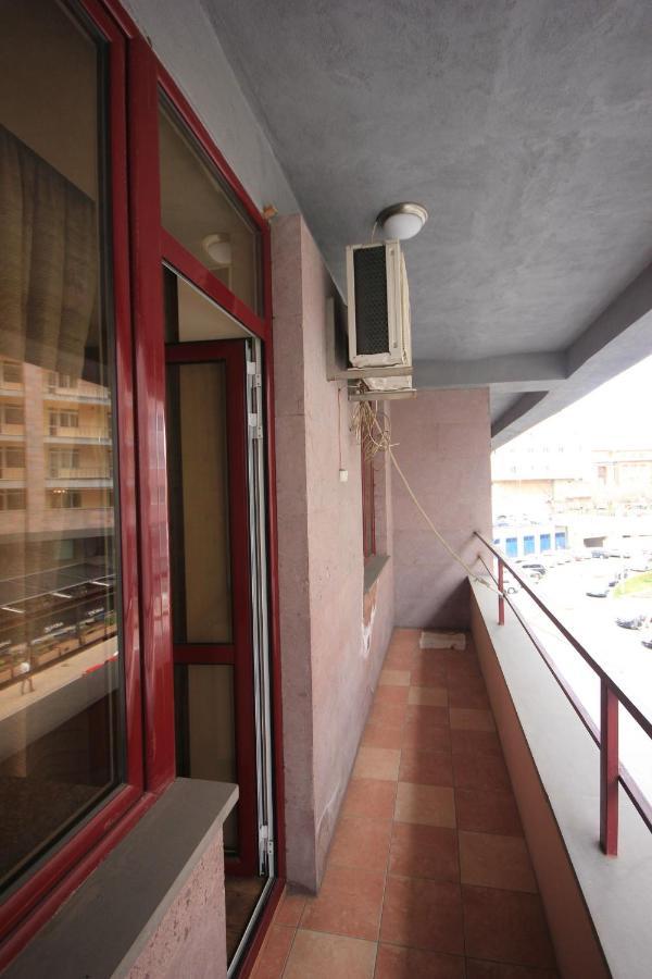 Rent Inn Yerevan On North Avenue Εξωτερικό φωτογραφία
